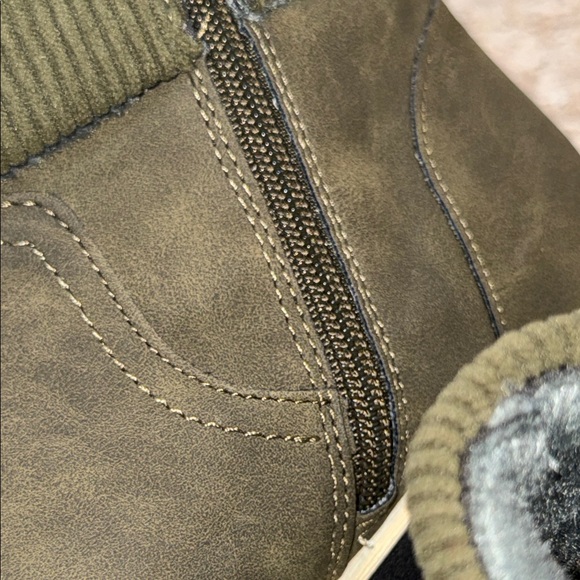 JBU Women's Dark Green Ankle Boots - Picture 9 of 9